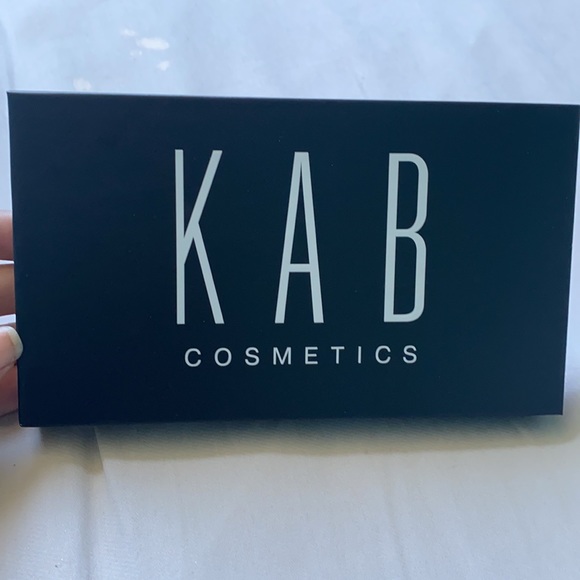 KAB COSMETICS - Picture 2 of 2